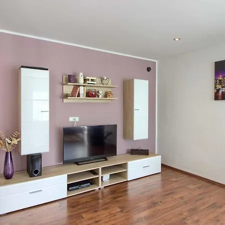 Charming With Private Pool In Pula, Extra Pool Heating By Wiibuk * Pula