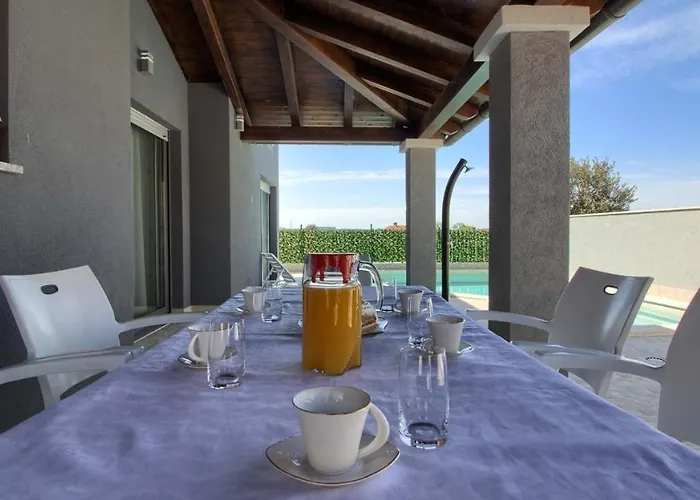 Charming With Private Pool In Pula, Extra Pool Heating By Wiibuk فيلة بولا