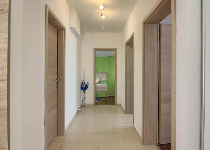 Charming With Private Pool In Pula, Extra Pool Heating By Wiibuk 빌라