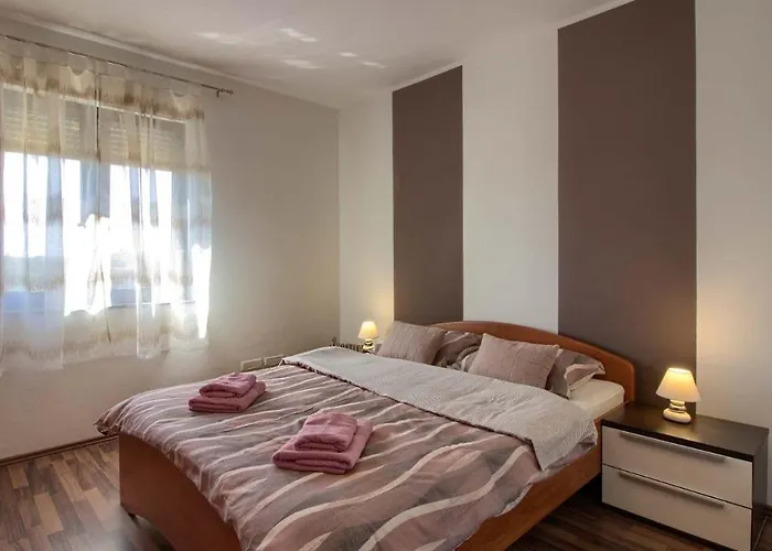 Charming With Private Pool In Pula, Extra Pool Heating By Wiibuk فيلة *