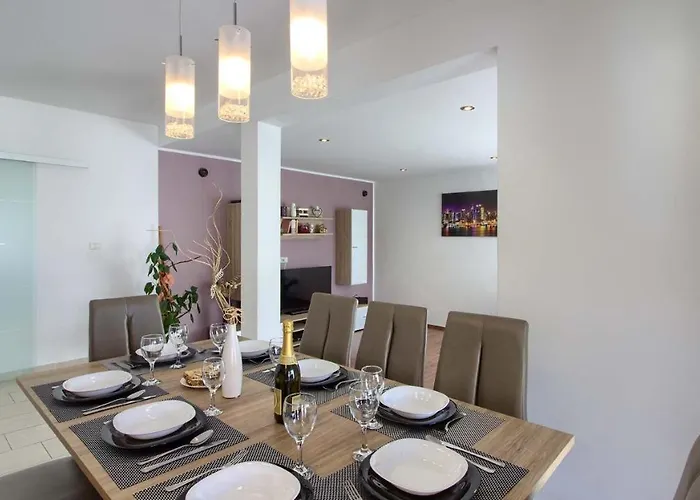 Charming With Private Pool In Pula, Extra Pool Heating By Wiibuk