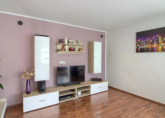 Charming With Private Pool In Pula, Extra Pool Heating By Wiibuk * Πούλα