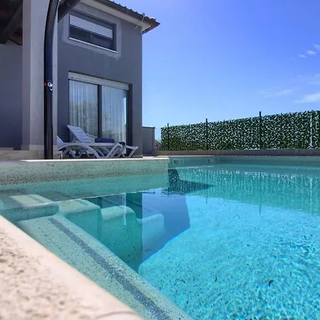 Charming With Private Pool In Pula, Extra Pool Heating By Wiibuk Villa *