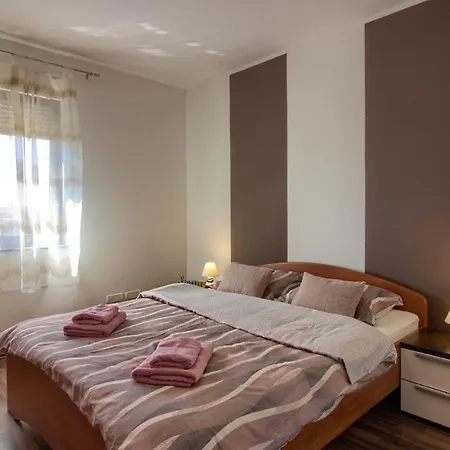 Charming With Private Pool In Pula, Extra Pool Heating By Wiibuk فيلة *